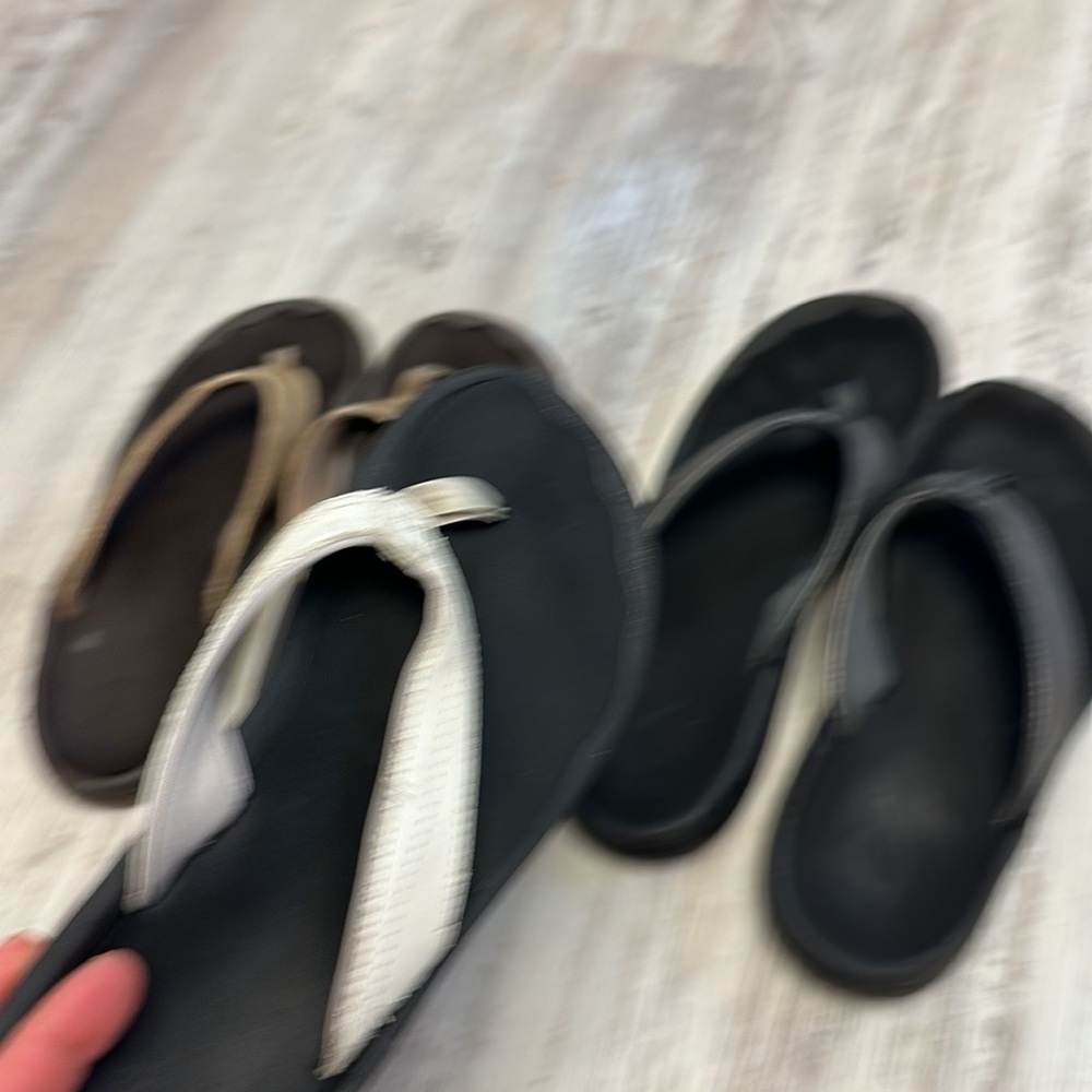 Olukai flip flops 3 pair